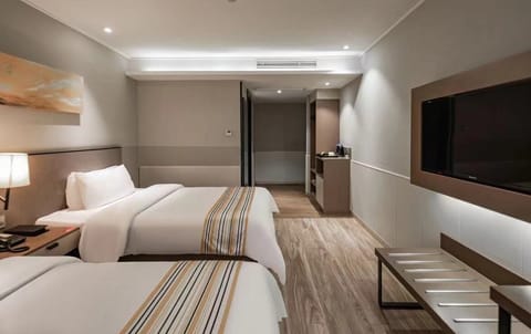 Business Twin Room | Individually decorated, desk