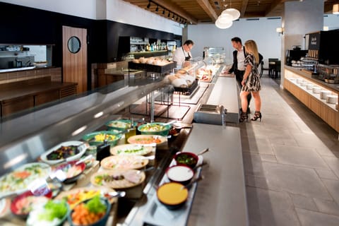 Daily buffet breakfast for a fee