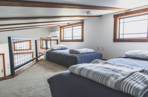 Family House, 1 Bedroom | Minibar, individually decorated, individually furnished, free WiFi