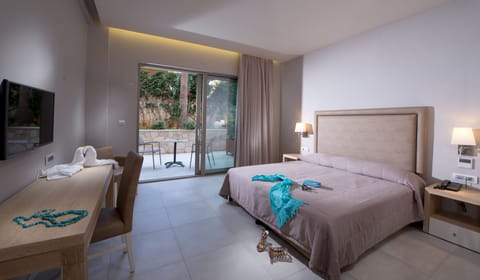 Double Room | Premium bedding, in-room safe, individually decorated