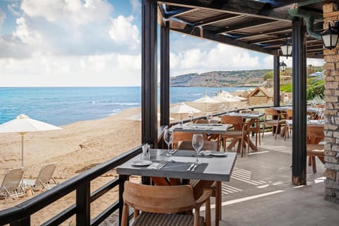 2 restaurants, breakfast, lunch, dinner served; Greek cuisine