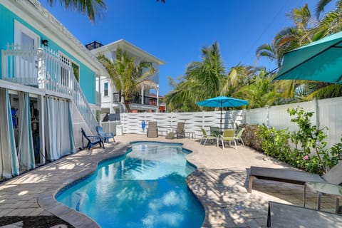 Siesta Key Vacation Rental | Studio | 1BA | Stairs Required | 450 Sq Ft