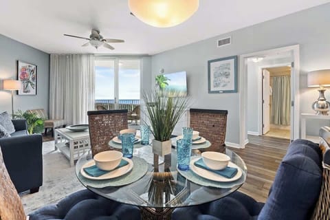 Dining table & area