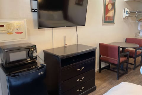 In-room safe, cribs/infant beds, rollaway beds, free WiFi