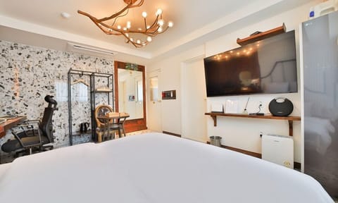 Suite - Couple Gaming | Individually decorated, individually furnished, free WiFi, bed sheets