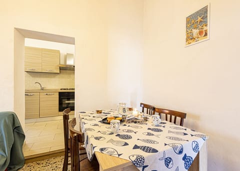 table-Atena-Elba Island