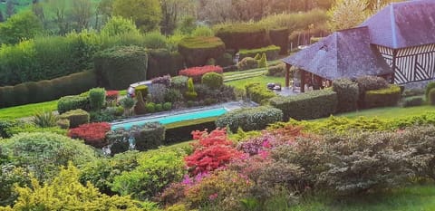 garden and heated pool