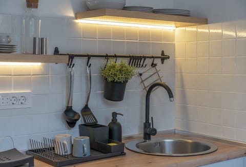 Loft | Private kitchen | Full-size fridge, microwave, oven, stovetop