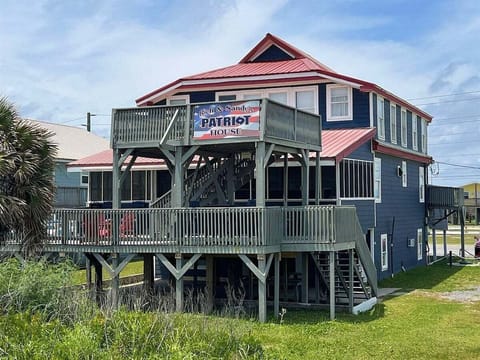 Beachside Screened in Area with Two Decks