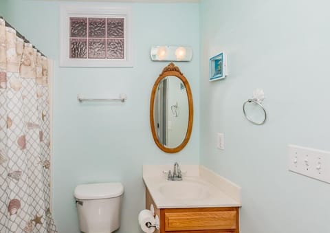 Top Floor Bathroom with Shower