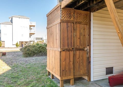 Enclosed Outdoor Shower - Hot & Cold