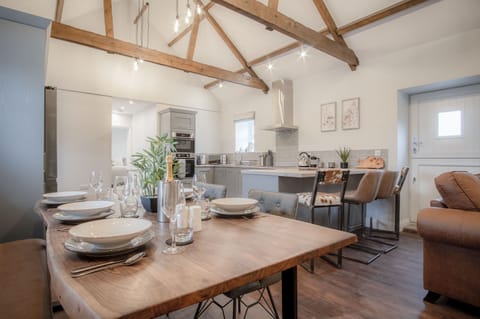 32-inch Smart TV with cable channels, TV, fireplace