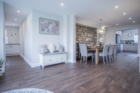 Kiln Park Farmhouse - 4 Bedroom Cottage - Narberth (14033)