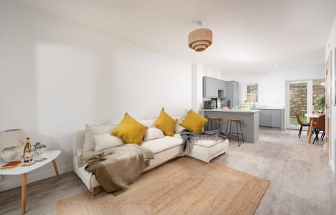 Open Plan living space - Towans Retreat