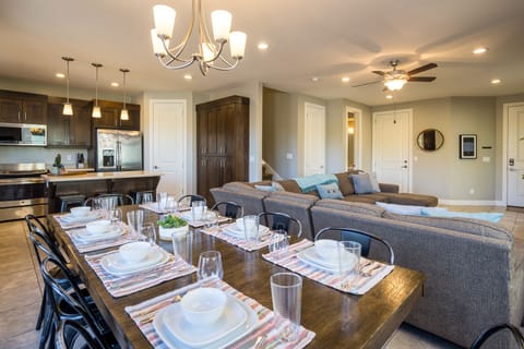 Dining Area with Seating for 10