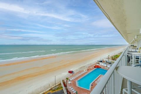 Breathtaking Oceanfront Vista on the 8th Floor!
