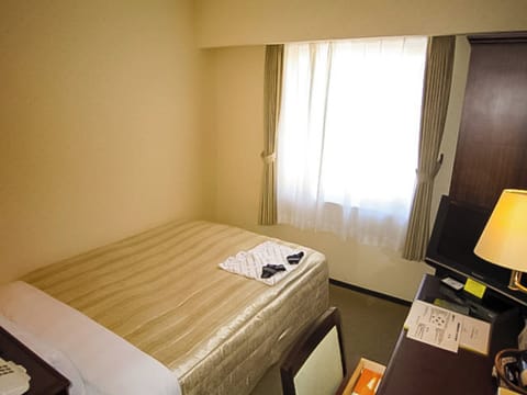 ・[Example of a double room] A room with a spacious bed that can be used by one person or two people
