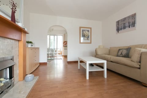 Living Room / Lounge