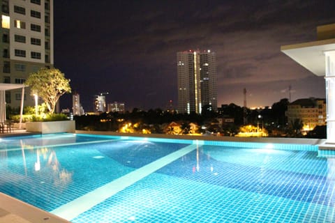 Outdoor pool, sun loungers