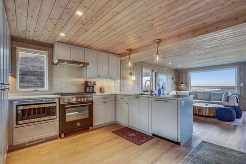 Kitchen at Daydreamer