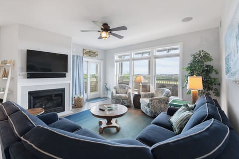 WR4J: Just Chillin | Living Area - Fireplace Not Available For Guest Use