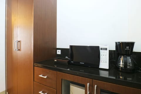 Minibar, in-room safe, desk, free WiFi