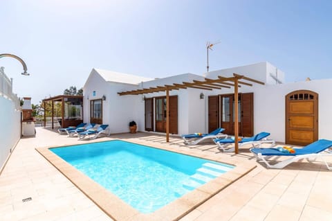 Villa Breezes image