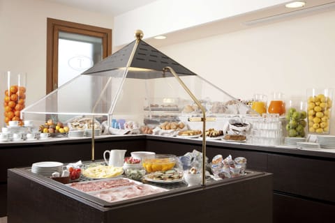 Daily buffet breakfast for a fee