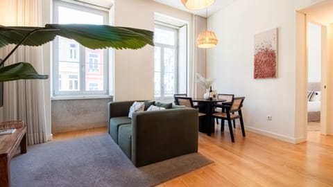 Your comfort zone in the city: ideal for reading, relaxing, or just enjoying the moment.
#Porto #Spacious #Lovely