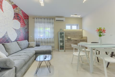 Living room & dining area