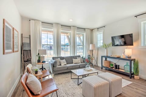 Billings Vacation Rental | 3BR | 2.5BA | 1,884 Sq Ft | Stairs Required