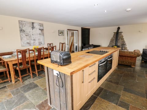 Cookware/dishes/utensils