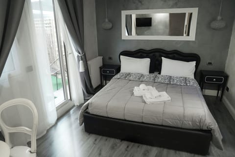 Deluxe Room | Frette Italian sheets, premium bedding, down comforters