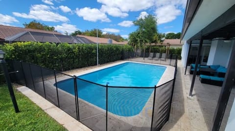 Removable Pool Fence