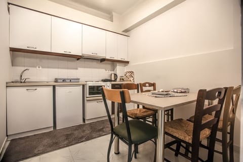Apartment | Private kitchen | Fridge, oven, coffee/tea maker, electric kettle