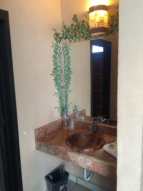 Room | Bathroom | Shower, free toiletries, towels