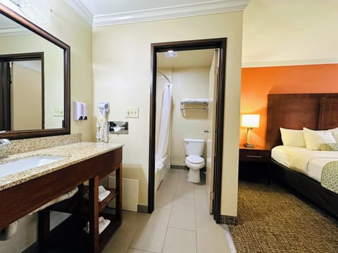 Superior Room, 2 Double Beds, Non Smoking | Bathroom | Eco-friendly toiletries, hair dryer, towels, soap