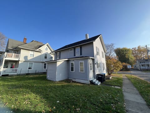 Exterior view w/ parking lot view