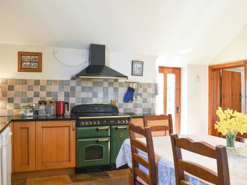 Kitchen/diner | Hunters Lodge, Scruton, near Northallerton