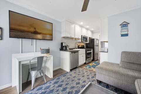 Open area from the living room to the kitchen