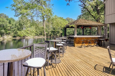 Southaven Vacation Rental | 4BR | 4BA | 4,000 Sq Ft | Step-Free Entry