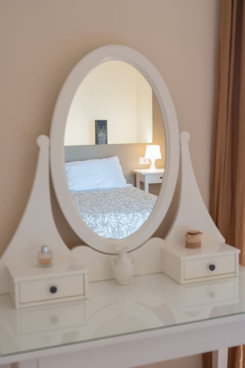 1 bedroom, blackout drapes, iron/ironing board, free WiFi