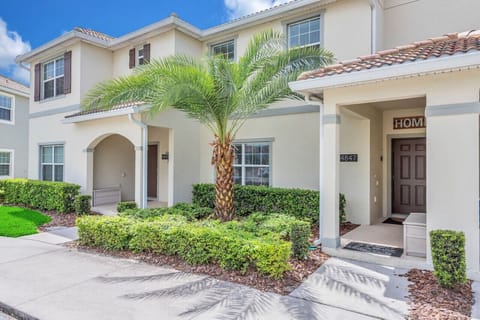 House front view#Disney #Parks #kingdom #springs #StoreyLake #Apartment #Vacation #Rental #waterpark #Kissimmee #Orlando #universal #citywalk