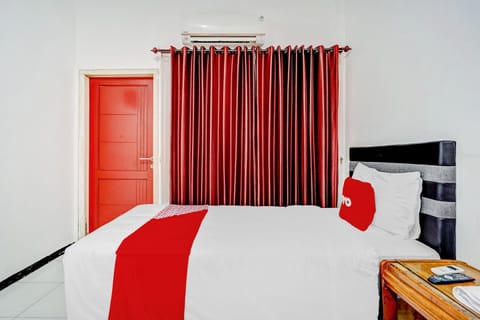 Standard Twin Room | Desk, free WiFi, bed sheets