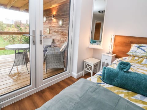 1 bedroom, individually decorated, individually furnished, free WiFi