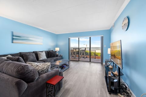 Welcome to the NEWLY Renovated Ocean Hideaway sleeps 6 and is directly on the famous OCMD Boardwalk.