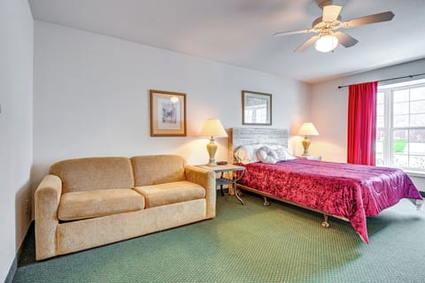 Pigeon Vacation Rental | Studio | 1BA | Step-Free Entry | 300 Sq Ft