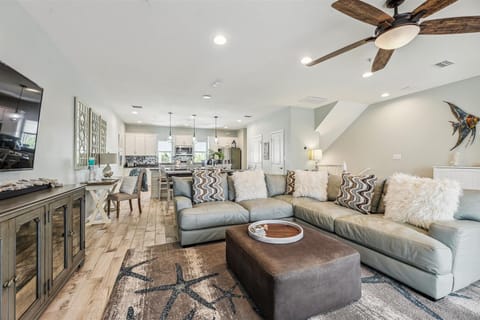 Key Breezes main level-living area 18a3808