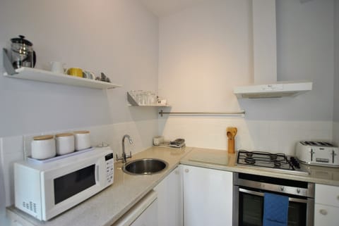 Plenty space to prepare a meal of fresh, local produce