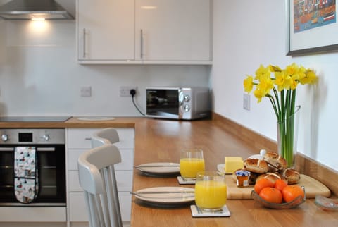 Well-equipped modern kitchen with plenty of worktop space